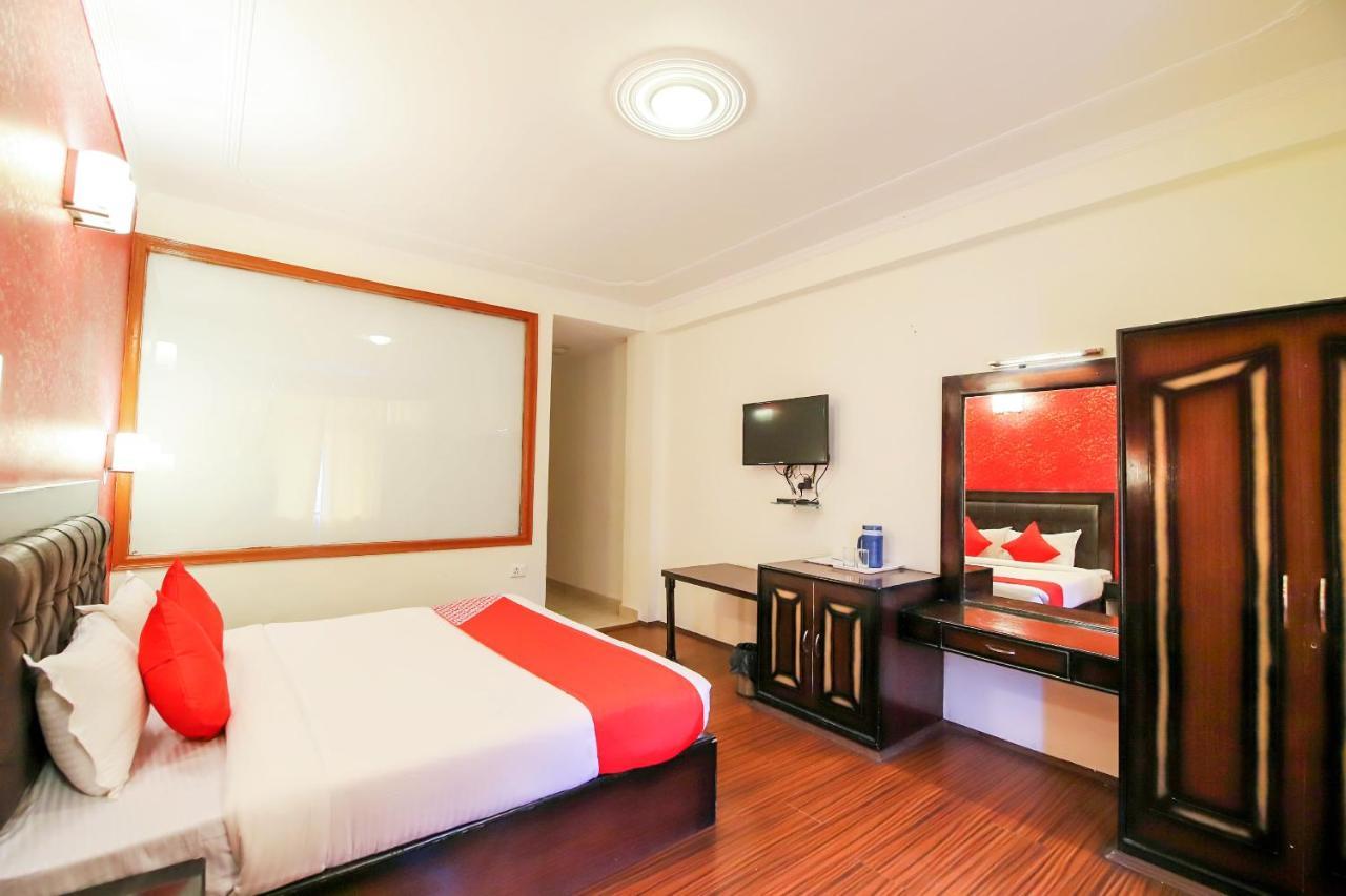 Oyo 3146 Six Season Regency Hotel Jagatsukh Buitenkant foto