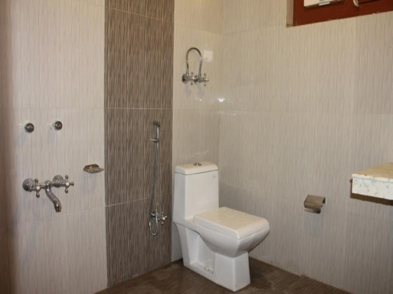 Oyo 3146 Six Season Regency Hotel Jagatsukh Buitenkant foto