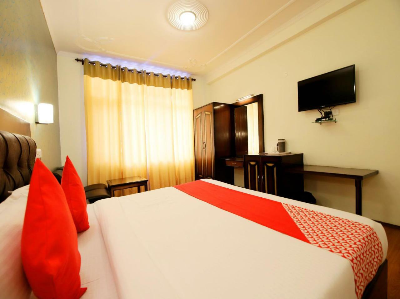 Oyo 3146 Six Season Regency Hotel Jagatsukh Buitenkant foto