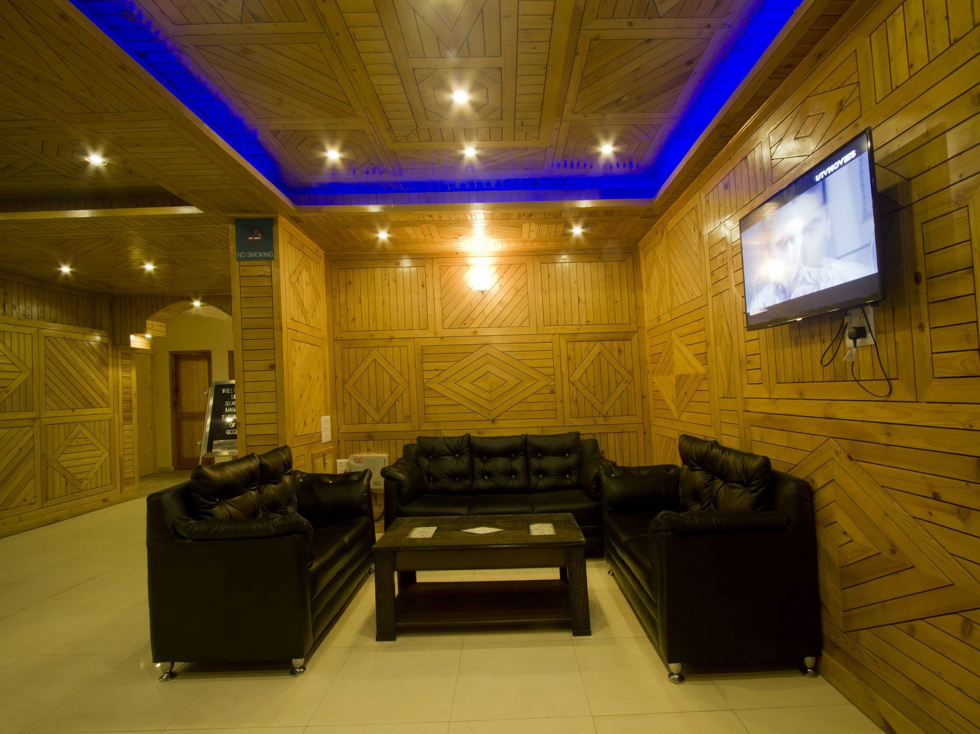 Oyo 3146 Six Season Regency Hotel Jagatsukh Buitenkant foto