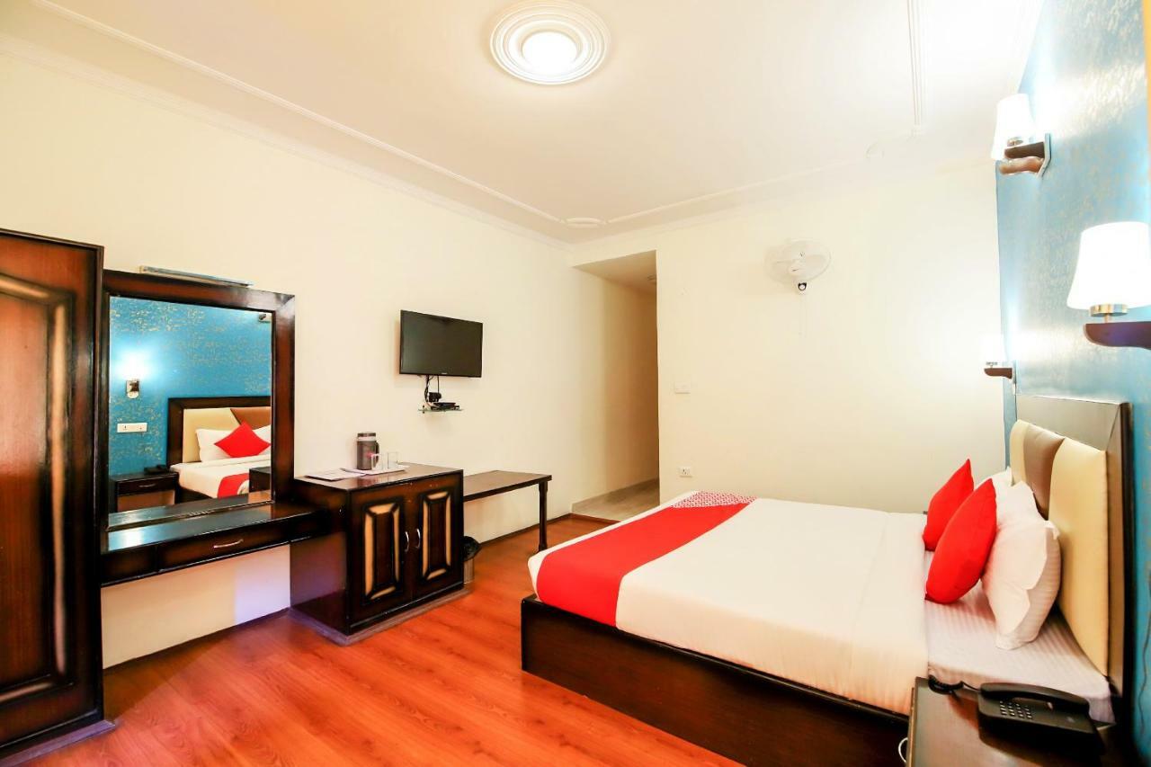 Oyo 3146 Six Season Regency Hotel Jagatsukh Buitenkant foto